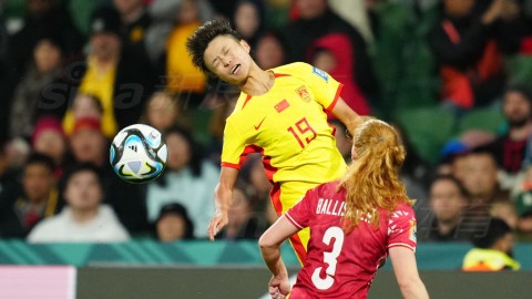 绿茵玫瑰的珀斯对决