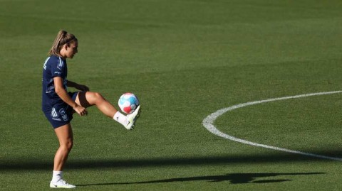 红焰巾帼备战欧陆之巅