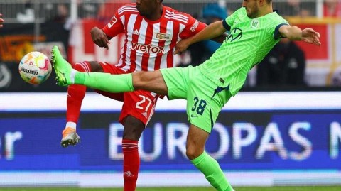 柏林联合主场力克沃尔夫斯堡 钢铁之师捍卫榜首荣耀