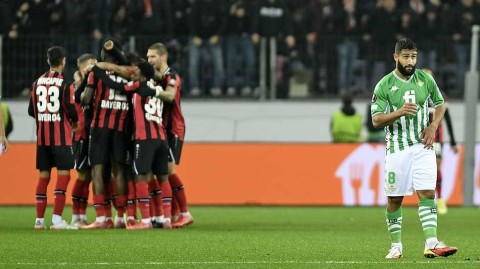 欧联杯一夜：迪亚比两射两传闪耀，勒沃库森主场四球大胜皇家贝蒂斯