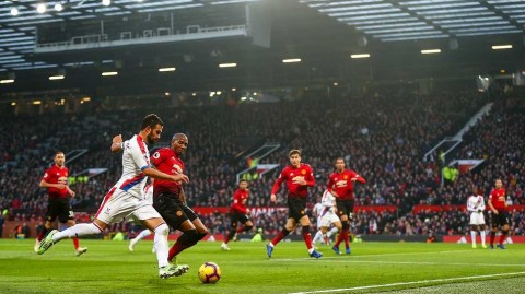 梦剧场惊魂记：红魔力破“老鹰”铁阵，穆帅激情拥抱成最佳注脚