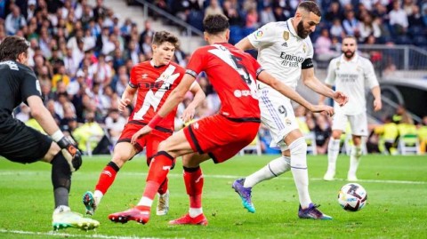 白衣军团逆转取胜 伯纳乌之夜见证西甲争冠关键战