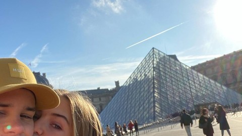 罗密欧贝克汉姆与米娅里根青涩爱恋甜蜜定格