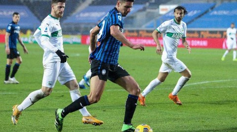 真蓝黑狂潮！亚特兰大五球屠城萨索洛，鏖战贝尔加莫