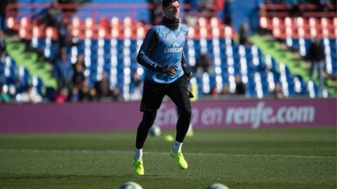 十二年夙愿终得偿，高墙库尔图瓦加冕西甲最佳门将