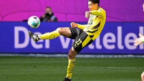 多特新星闪耀德甲 贝林厄姆力压穆西亚拉与维尔茨当选赛季最佳新人