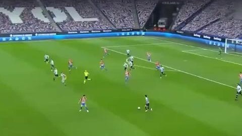 西乙保级大战见证神奇逆转！阿尔梅里亚0-2落后3-2绝杀埃瓦尔，替补奇兵梅开二度缔造“黑马奇迹”