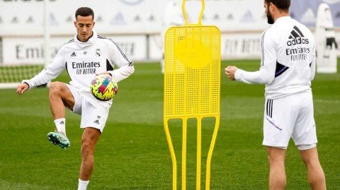 皇马训练备战西甲重启 克罗斯领衔众将挥汗如雨