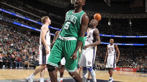 2026季后赛首轮鏖战：巨星对决与紫金传承