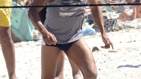 罗马里奥海滩挥洒激情 宝刀未老沙滩排球秀炫技