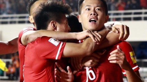 国足主场1-3负日本无缘世预赛首胜，林良铭破门难救主，小川航基双响重创出线希望