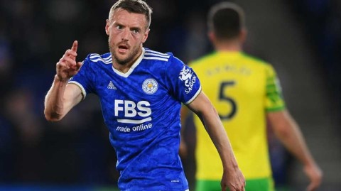 皇权球场见证瓦尔迪王者归来 蓝狐三球完胜金丝雀终结七场不胜