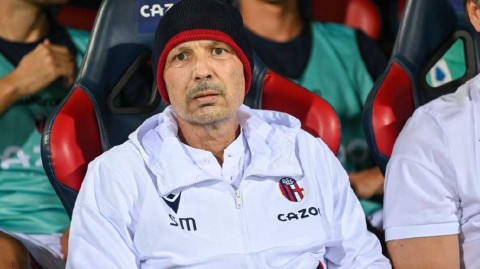 博洛尼亚送别传奇功勋主教练米哈伊洛维奇