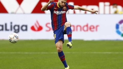 梅西传射主宰皮斯胡安，巴萨客胜塞维利亚跃居西甲次席