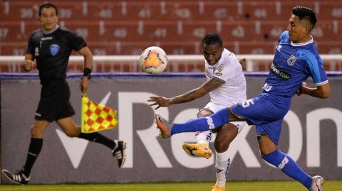 基多大学的高原风暴：解放者杯小组赛主场四球大胜两国体育