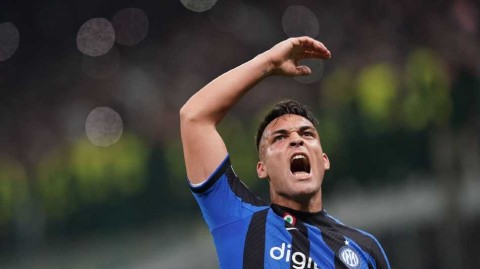 欧冠史诗夜：梅阿查激战，蓝黑军团与雄鹰的进球盛宴