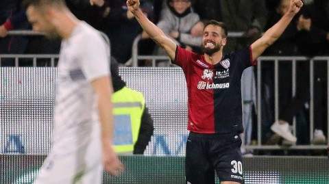 意甲悲喜夜：蓝黑军团遭逆转跌出前三，卡利亚里主场狂欢