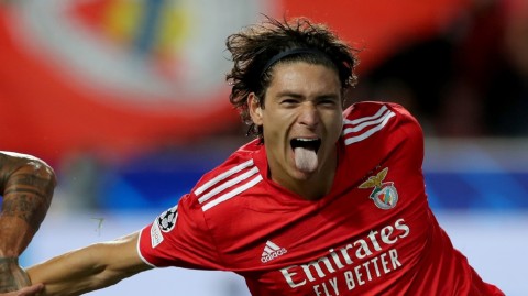 绿茵锋芒闪耀安菲尔德 努涅斯三十二球铸就新生代传奇