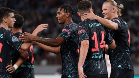 绿茵烽火燃东瀛 蓝月军团力擒南大王