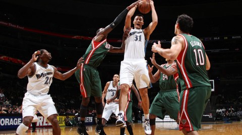 回顾经典：阿联布莱切领衔，NBA2010季前赛激情瞬间