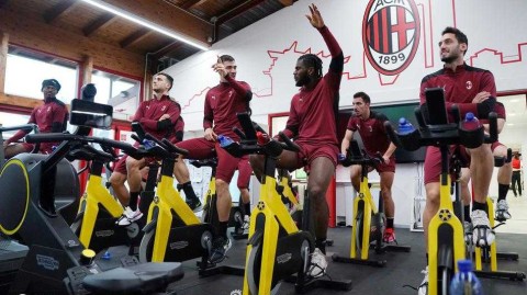 红黑军团严冬砺剑：室内动感单车上的激情与备战