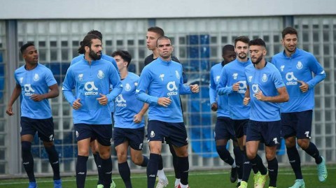 巨龙球场蓄势待发！波尔图众将全力备战欧冠生死战