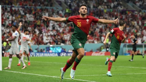 葡萄牙新星闪耀世界杯舞台，拉莫斯戴帽引领大胜晋级