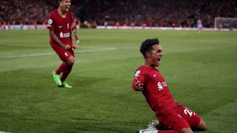 红军逆转喜鹊 安菲尔德之夜激情澎湃