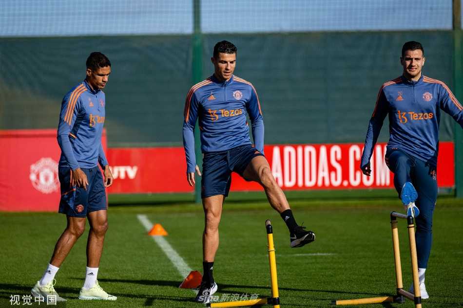 曼联全队进行高强度战术演练，为对阵热刺的关键战役做最后准备