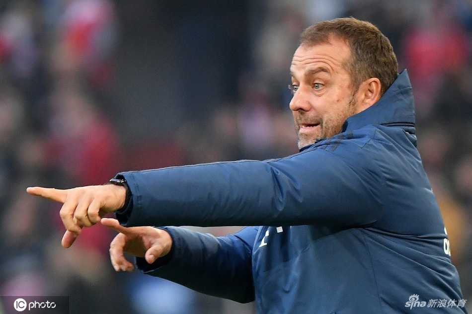 托利索劲射破门瞬间，足球如出膛炮弹飞入网窝