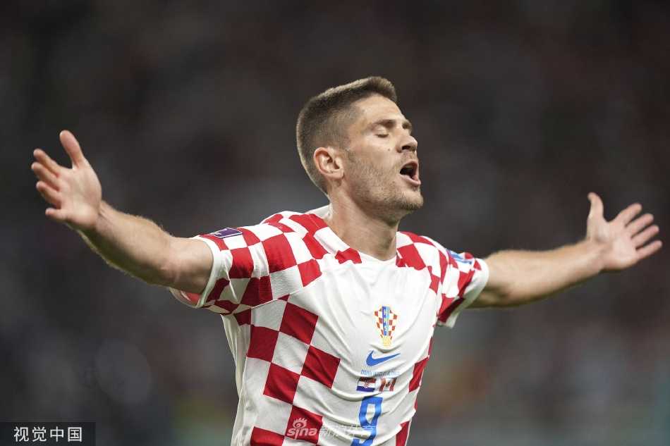 比赛开场仅68秒，加拿大飞翼阿方索·戴维斯力压防守队员，以一记势大力沉的头球冲顶破门，创造了本届世界杯最快进球纪录并打入加拿大国家队世界杯历史首球，全队陷入疯狂庆祝。