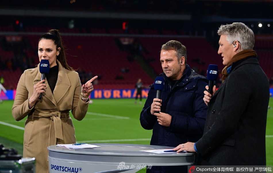 史蒂文·贝尔温打入惊天凌空抽射后张开双臂，狂奔庆祝这粒金子般的扳平进球