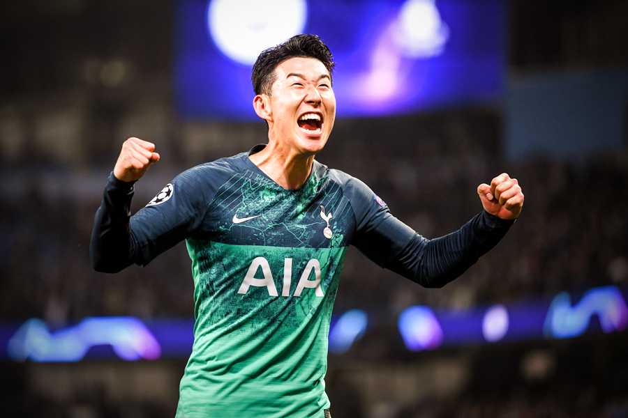 赛后数据对比图，四位球员的关键传球、射门次数、抢断等核心数据以图形方式呈现，直观展示各自优势