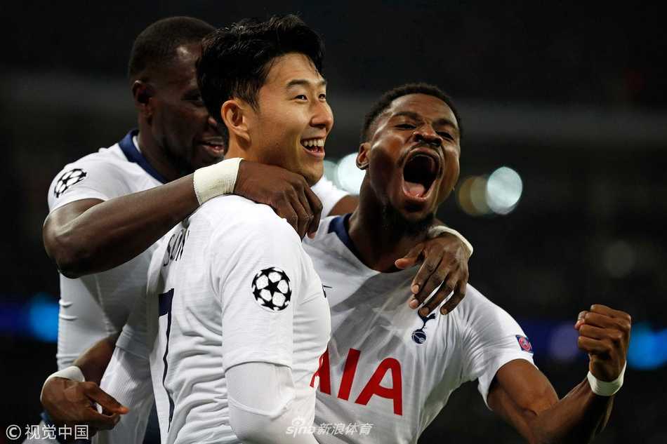 孙兴慜在门前机警垫射，皮应声入网，整个温布利球场瞬间陷入沸腾