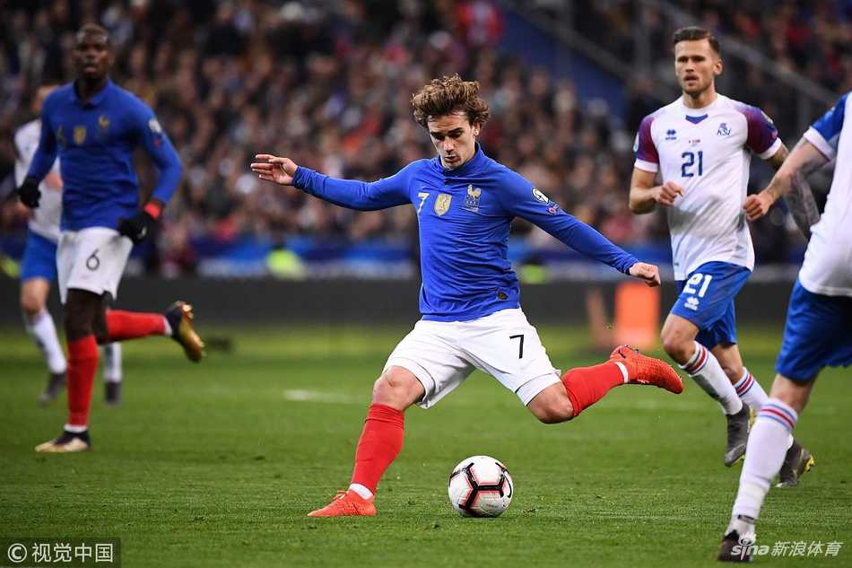 法国队首发十一人全家福，众星云集目光坚定，世界杯冠军的底蕴尽收眼底