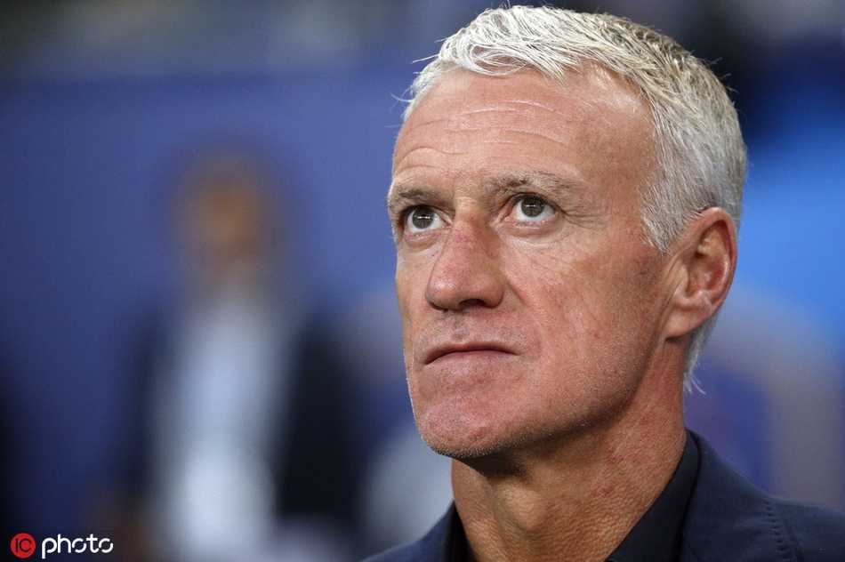 年轻的伊科内在国家队首秀中毫不怯场，他在边路用一次精彩的突破后送出助攻，点燃了法兰西大球场的激情。