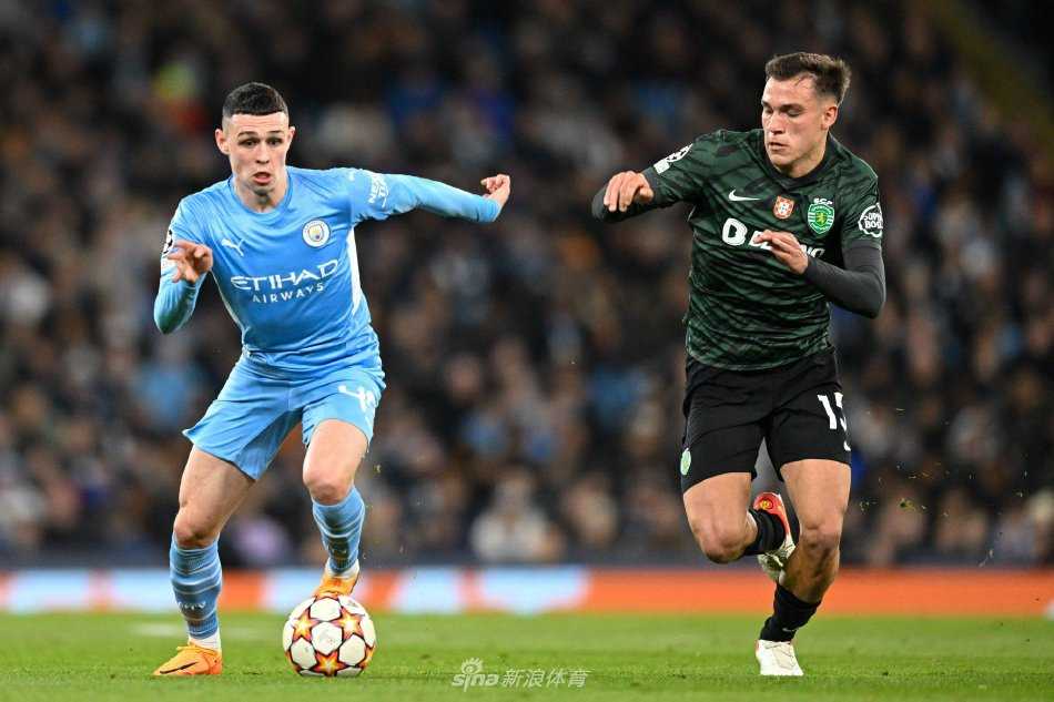 乌加特在训练场上专注地进行有球练习，展现其扎实的脚下技术